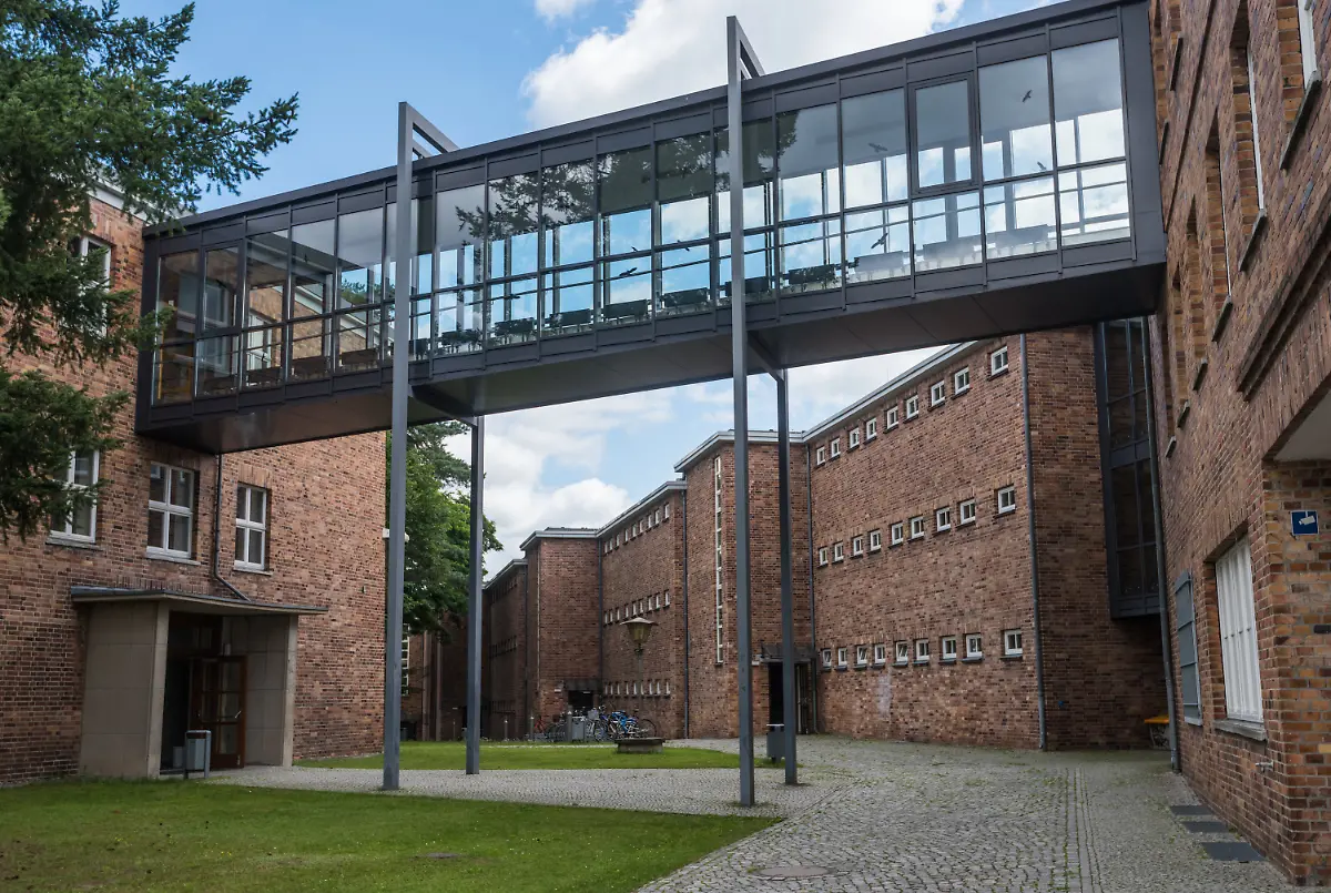 d715bb4a42449b6c01a1d7fe42f14cb2