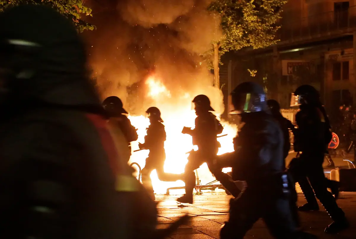 da3fcda1318131c5660cb3a91beeda35