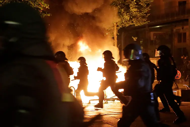 da3fcda1318131c5660cb3a91beeda35