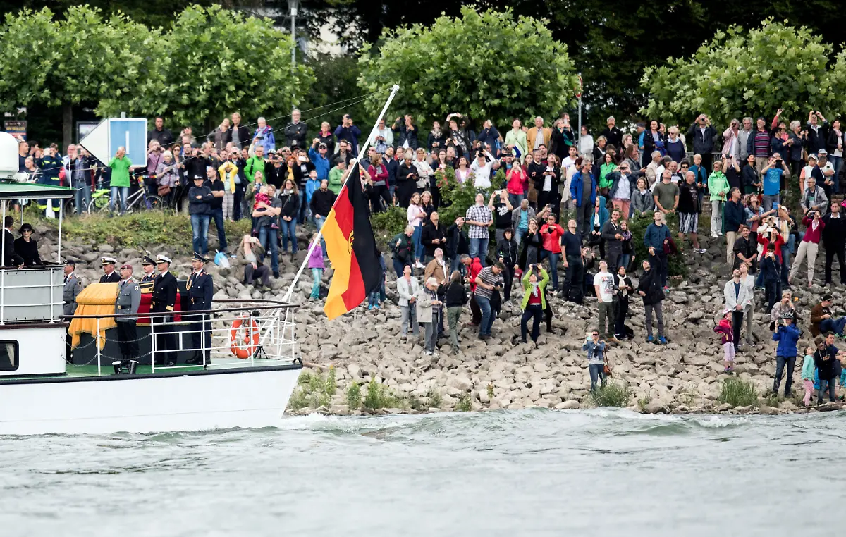 a56e2874f8610d2c323cf1d729e8ecd5