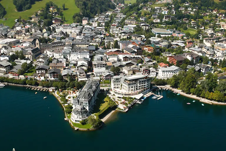 Zell-am-See-Aerial-view-of-Zell-am-See-c-Zell-am-See-Kaprun-Tourismus-GmbH