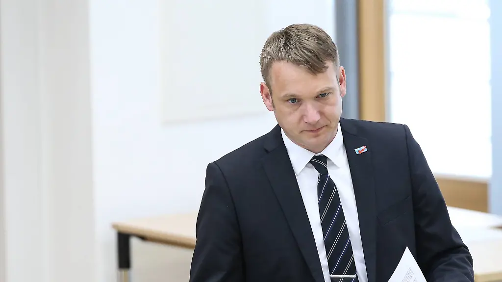 7577bdcb4a967007445513e2b2f0c0bc