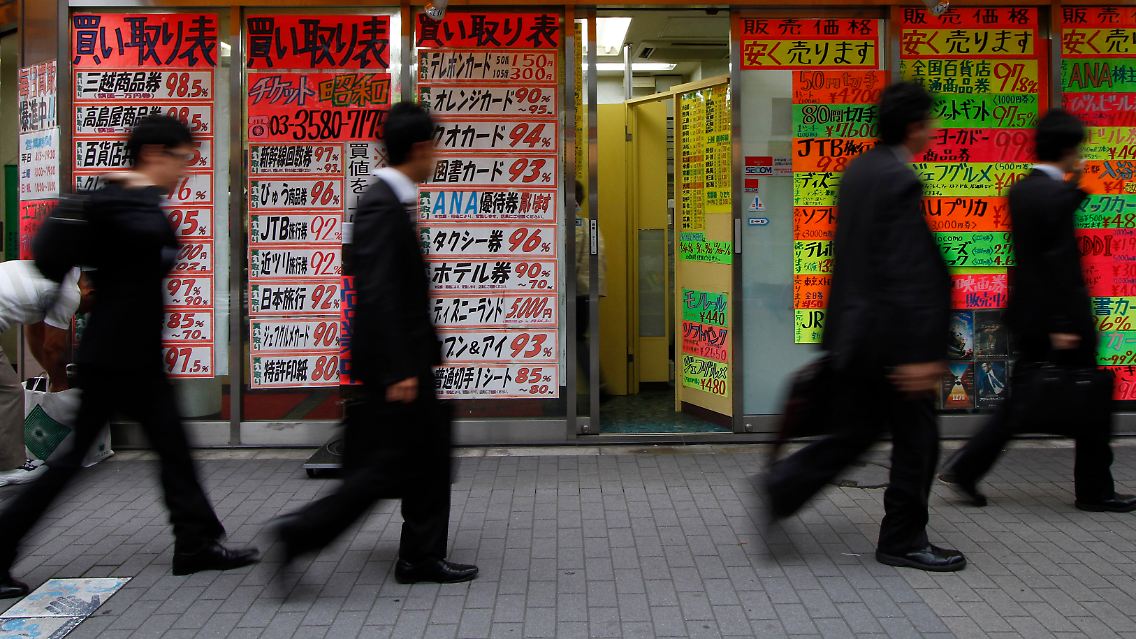 Dass Fitch den Ausblick für die künftige Bewertung der japanischen Staatsanleihen auf negativ senkt, schürt neue Unsicherheit.