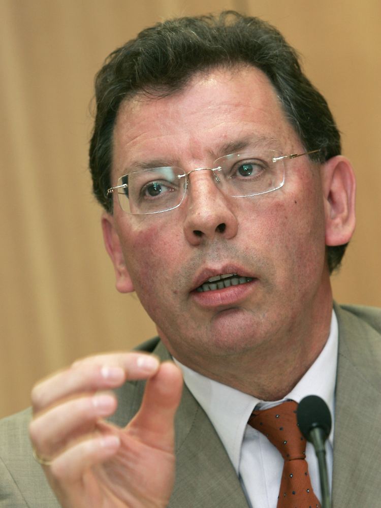 Herbert Rebscher fordert eine radikale Abekhr vom bisherigen Kassensystem.