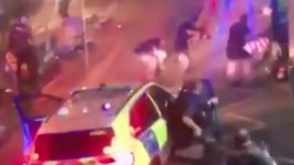 b842425860f43945a9d242a56ed7da53