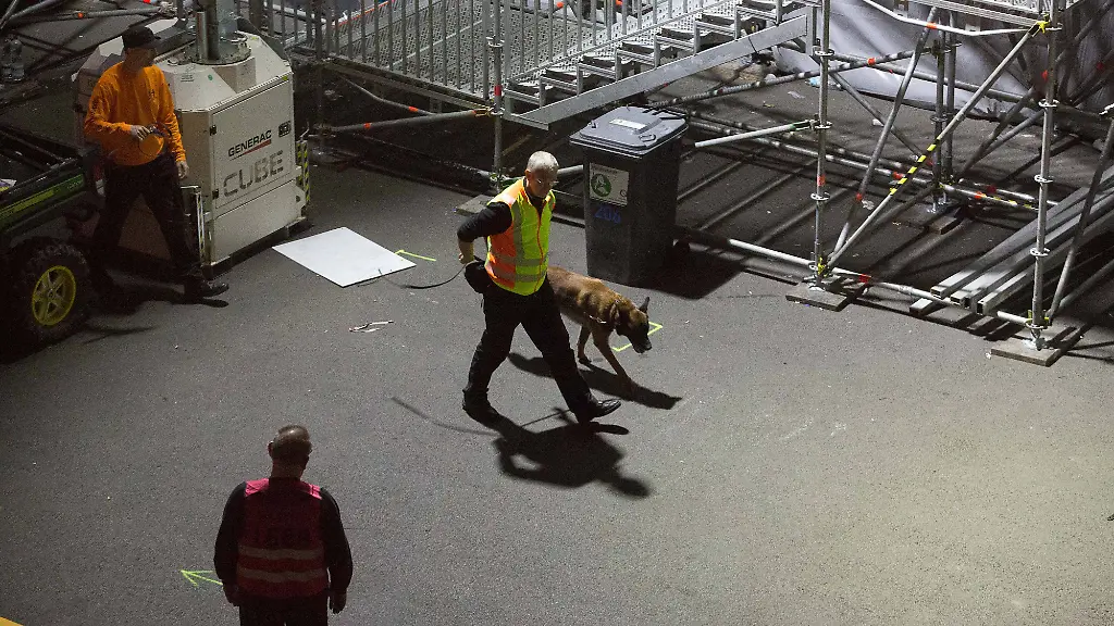 6912b1f1f65a29d179cd456bfe95170c