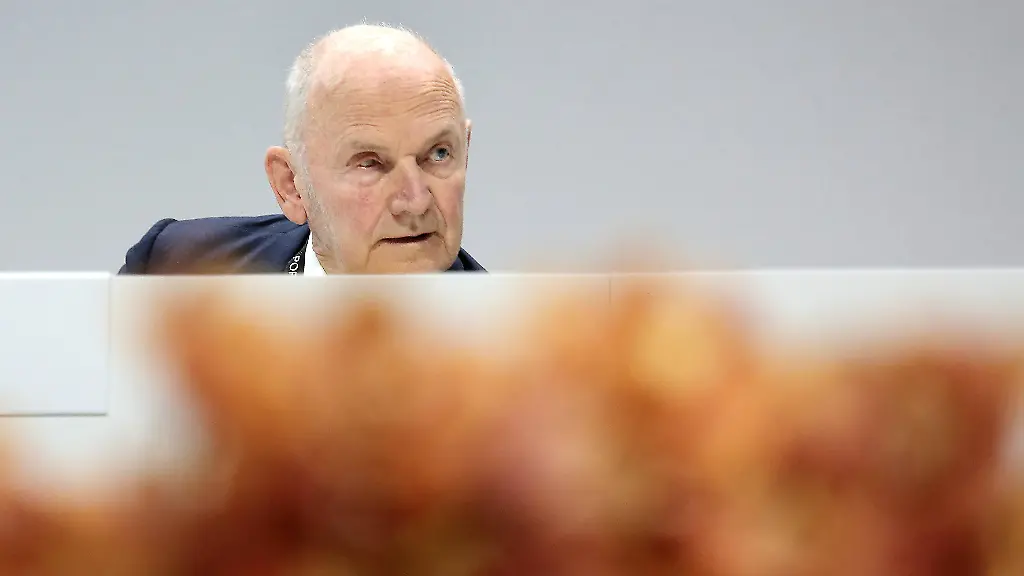 d6cb41d9eee7359f237632ab473a9238