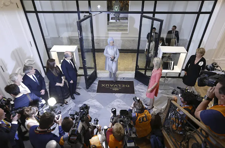 3247cc87d05f184b1855941be9b18baa