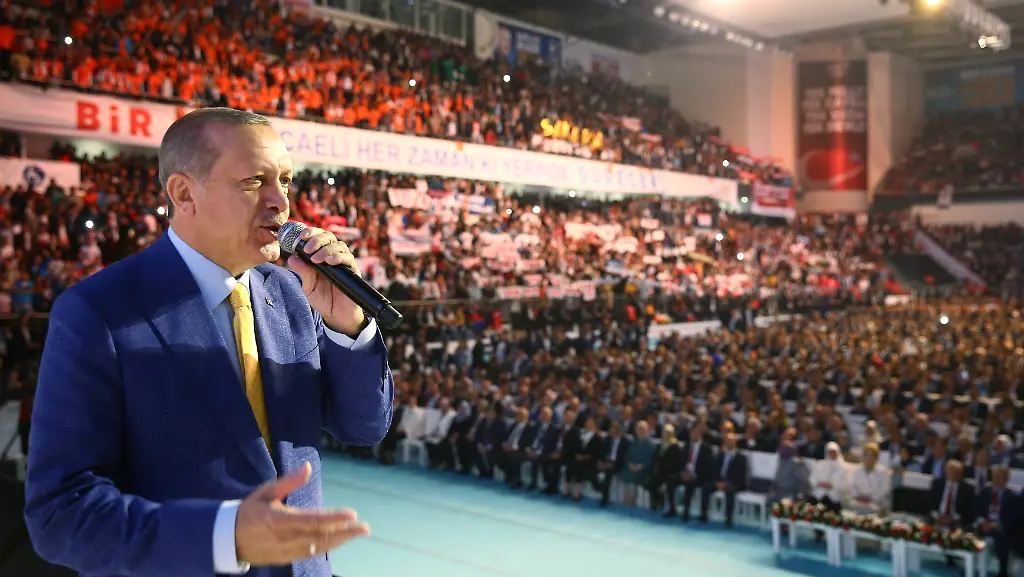 6a0f7035e0eff00989471df82fc321c4