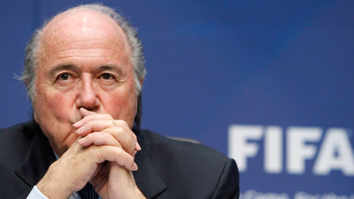 Der große Aussitzer: Fifa-Präsident Joseph Blatter sieht auch nach den neuerlichen Skandalen keinen persönlichen Handlungsbedarf.