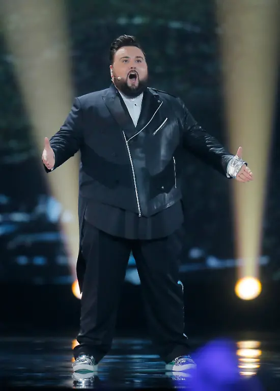 9d703132f7ac4d7fb5371ce85270f7b4