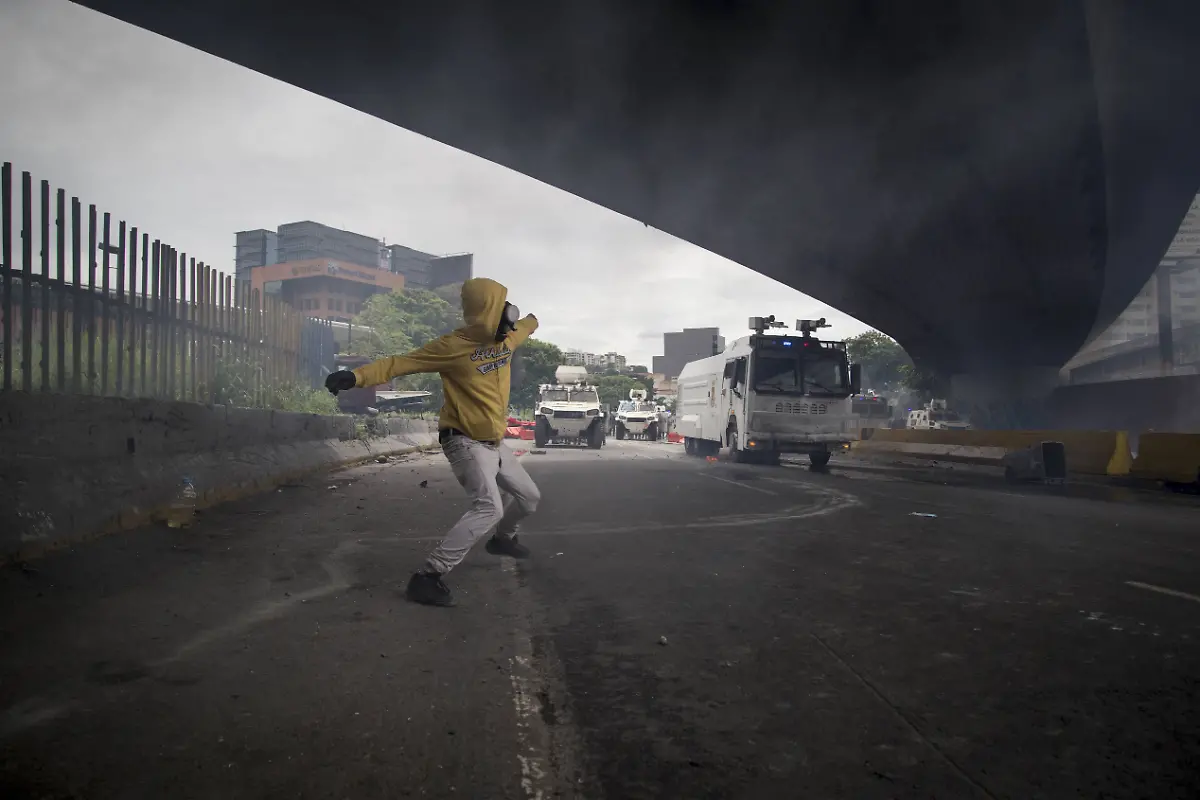 5048d29d15a5b9b58eeee77d1f879eeb