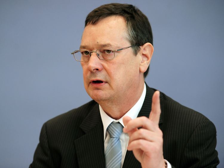 Hellmut Königshaus verlangt schärfere Kontrollen.