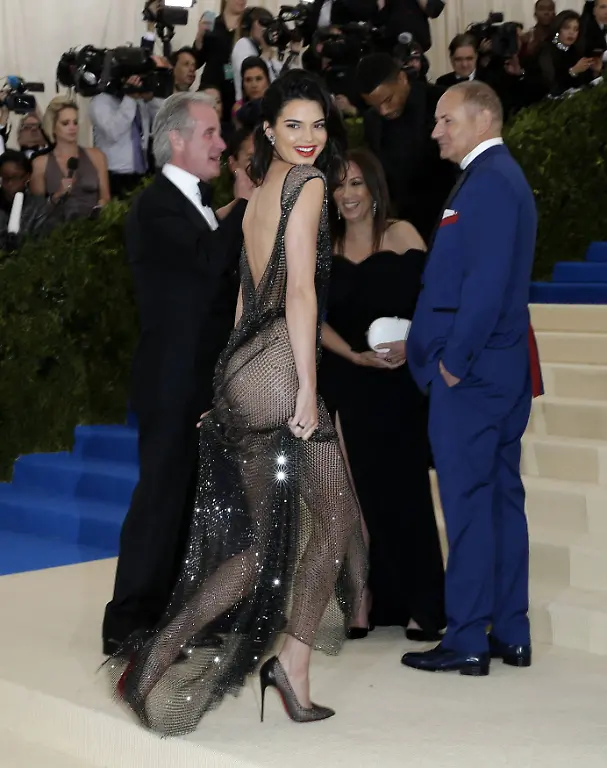 6523d9a37979c4515b6e7c644e88459b