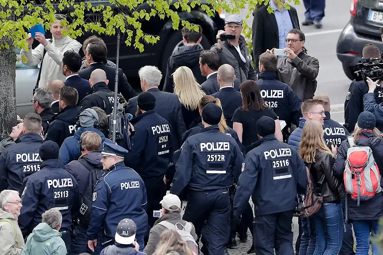 e6595b69d5dd86479e11d13b1940216e