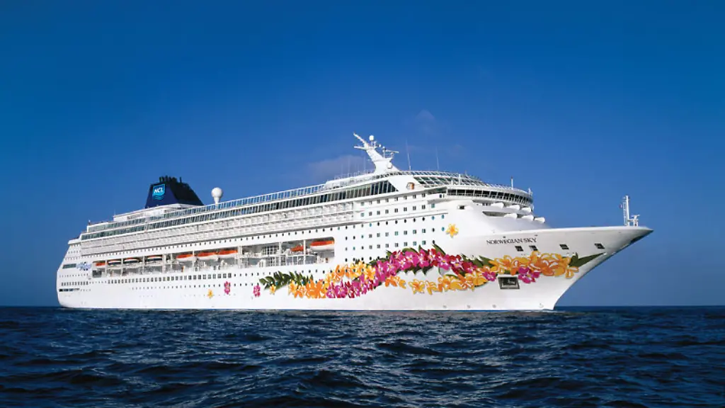 02-Norwegian-Sky-Aerial-2-lo