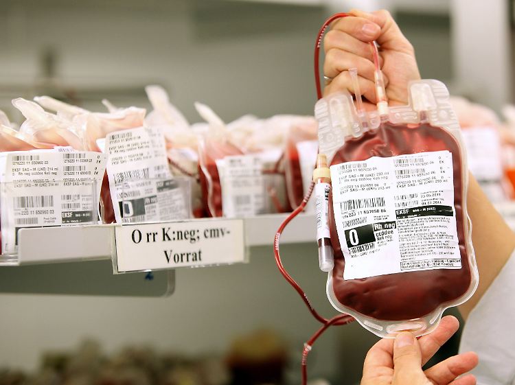 Das Hamburger Universitätsklinikum ruft wegen der EHEC-Erkrankungswelle zum Blutspenden auf.