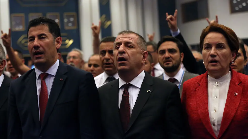 Die-Spitze-des-nationalistischen-Nein-Lagers