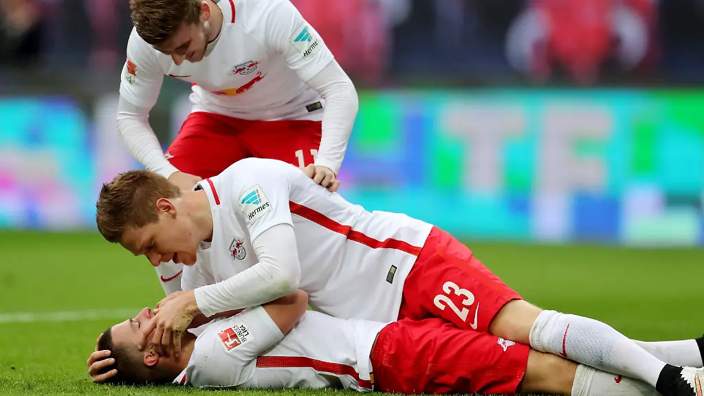 7b2b4dccee169a40e62c5a3d4b1c98c7