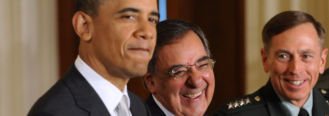 Im Sommer werden nach dem Willen von Präsident Obama CIA-Chef Panetta und General Petraeus (v.l.), derzeit ISAF-Kommandeur, ihre Plätze tauschen.