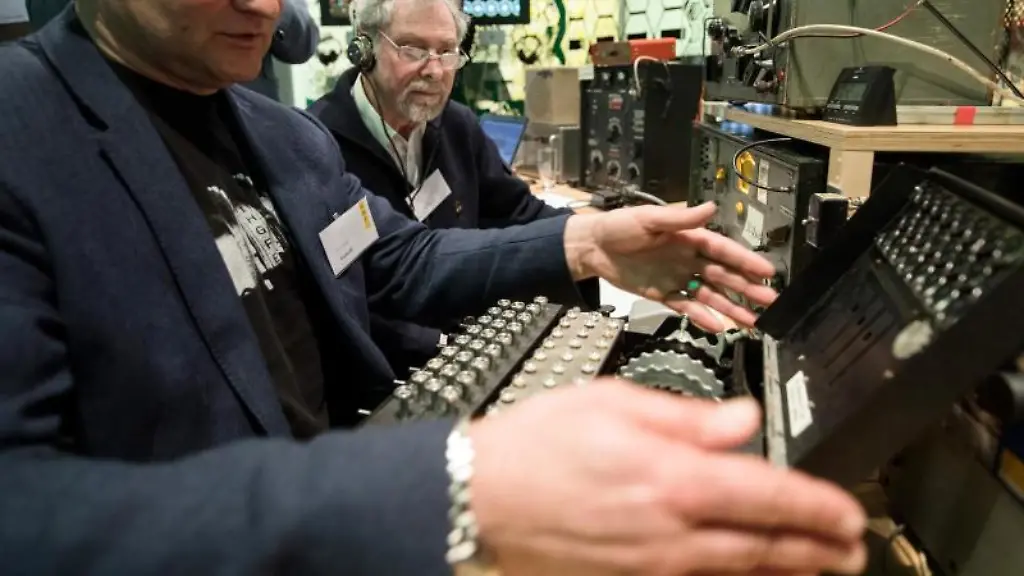 Eine-Enigma-Entschluessungsmaschine