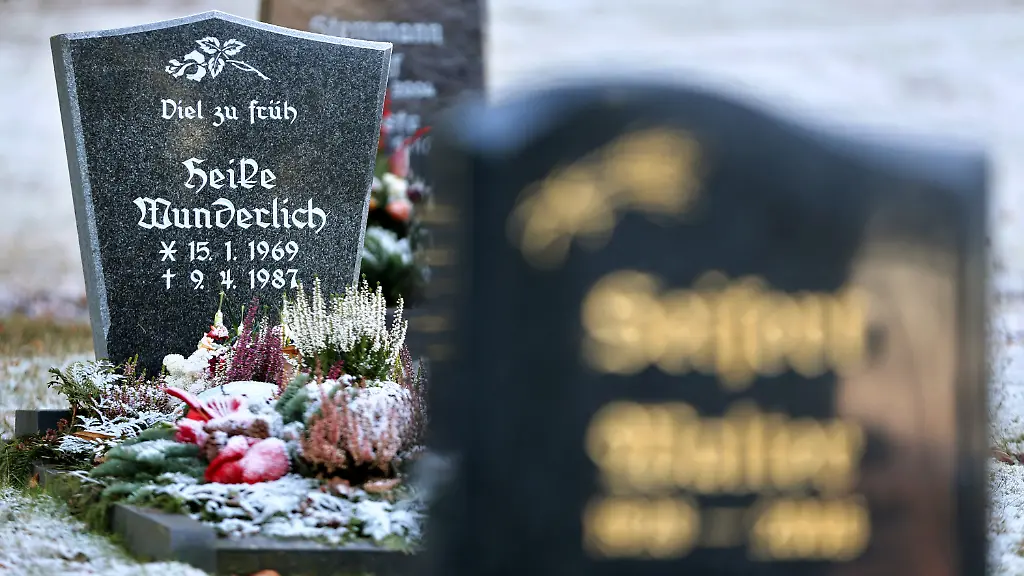 9064b5e322a83fda48d2e7702bc4656e