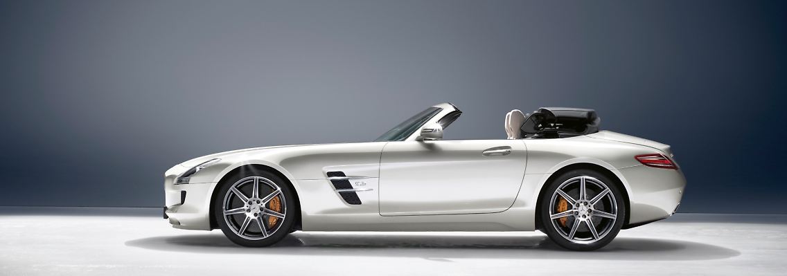 Der Mercedes SLS AMG Roadster feiert auf der IAA Premiere.
