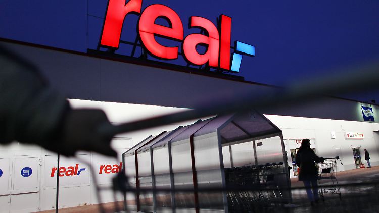 Real betreibt noch gut 300 Märkte in Deutschland.