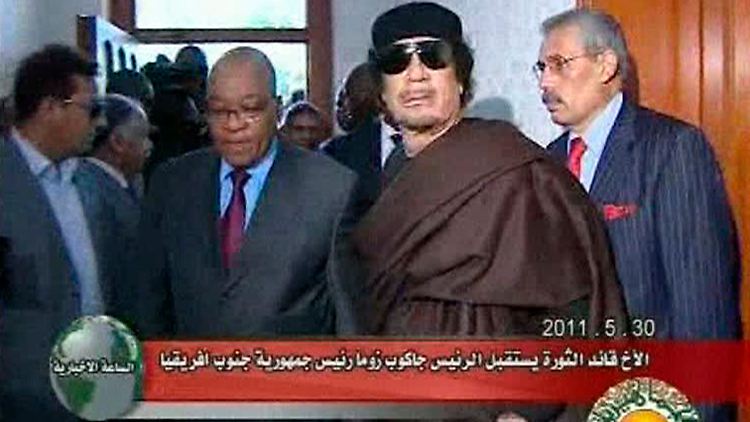 Das staatliche libysche Fernsehen zeigt Bilder von Zuma und Gaddafi.