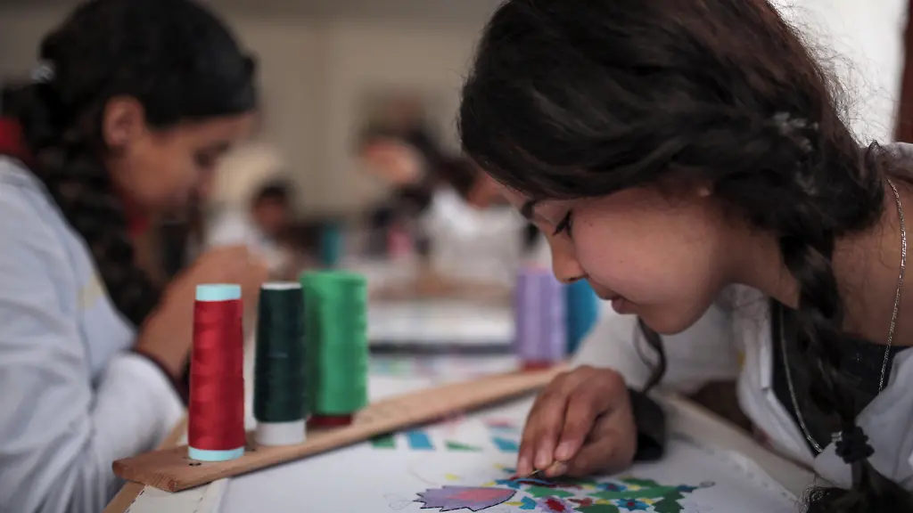 e61b9ec976f3ad05d221cf04025be8cb