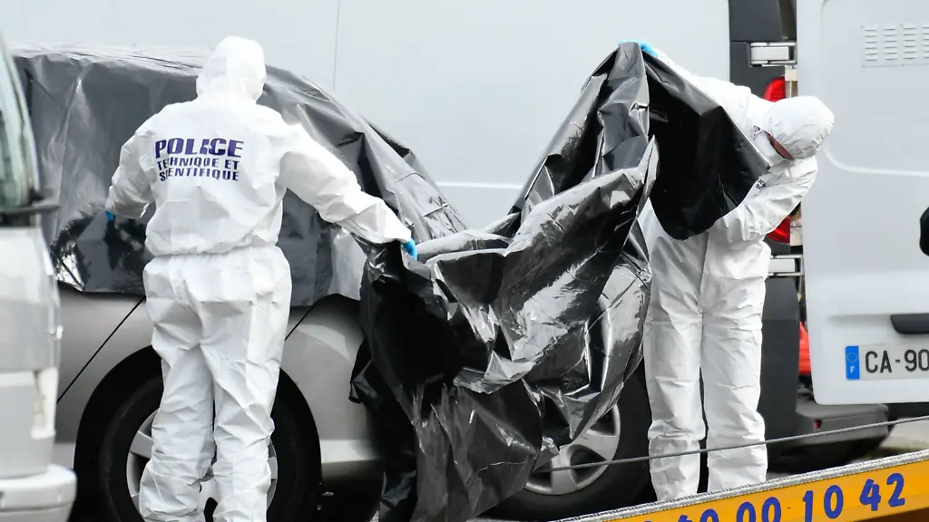 e08dba0fb728613250f032b2d2572bad