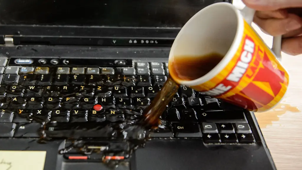 Notebook-Kaffee-Tastatur