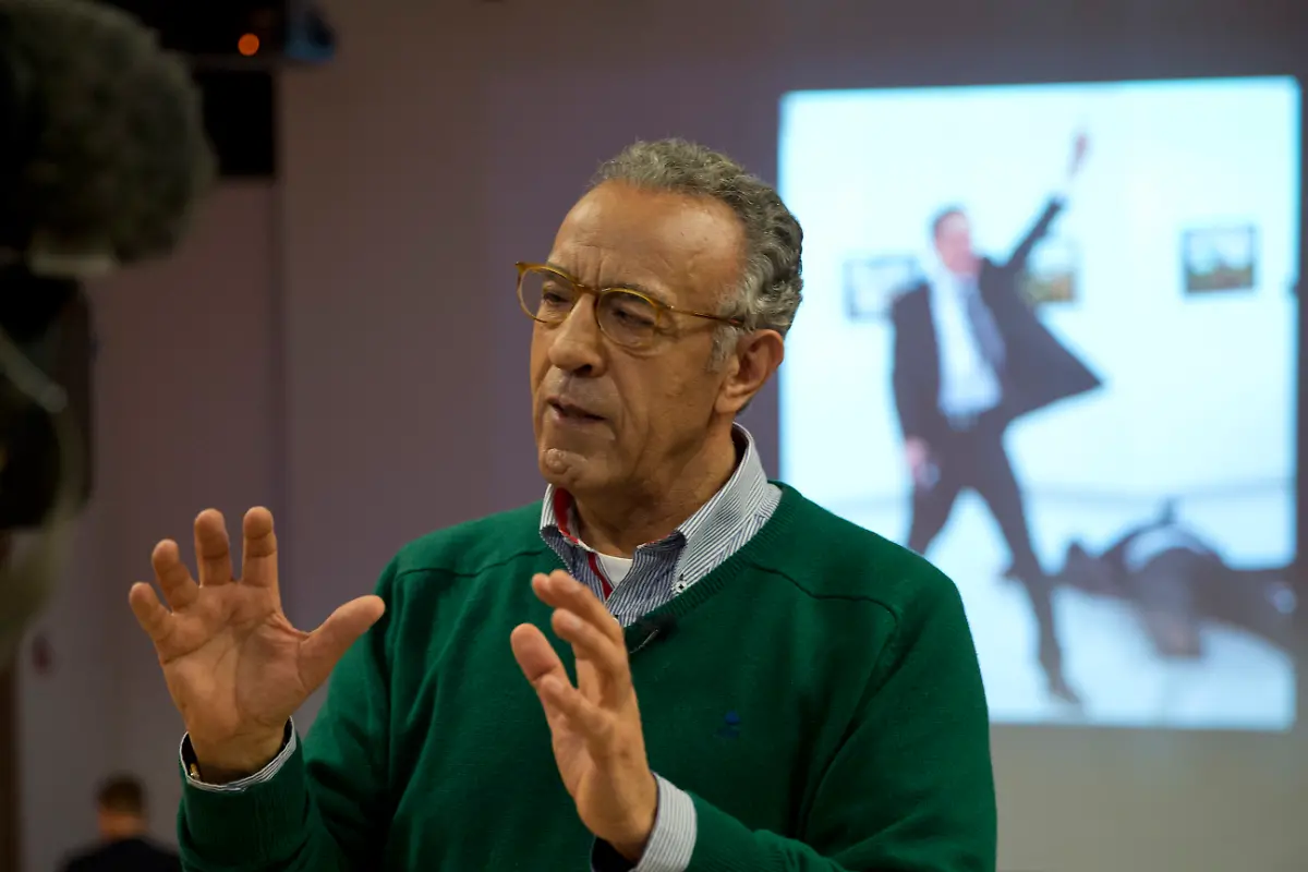 8e5ca29419ea3b1714c68d234e1594cb