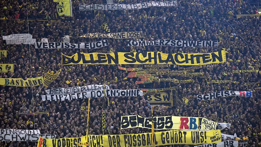 Bilder-des-Tages-SPORT-Fussball-BVB-Fans-protestieren-gegen-RB-Leipzig-04-02-2017-xjhx-Fussball-1-Bundesliga-Borussia-Dortmund-RB-Leipzig-emspor-v-l