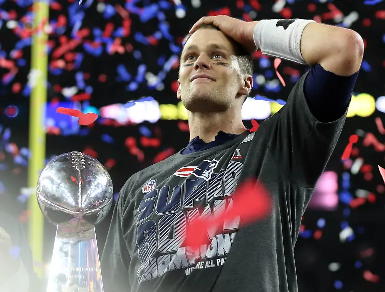 Mit-einer-historischen-Aufholjagd-hat-Quarterback-Tom-Brady-die-New-England-Patriots-zum-Sieg-gefuehrt