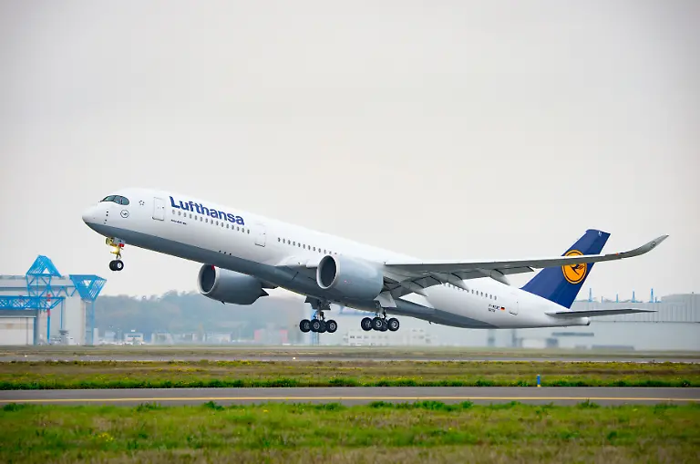2017-A350-900-Lufthansa