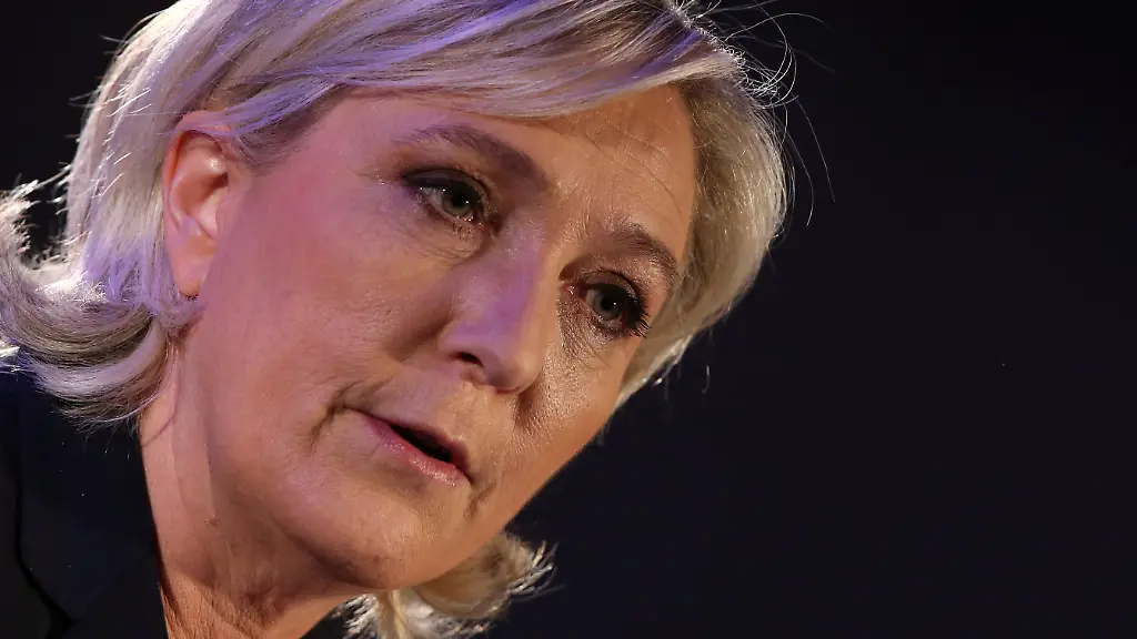 Marine-Le-Pen-French-National-Front-FN-political-party-leader-and-candidate-for-the-French-2017-presidential-election-attends-a-news-conference-in-Paris-France-Janaury-26-2017