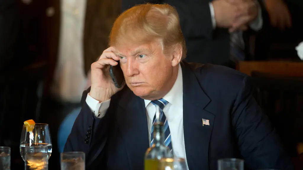 Trump-Samsung-Galaxy