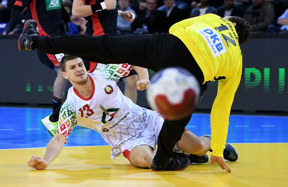 2b8e04379ec34473525b04c32f424358