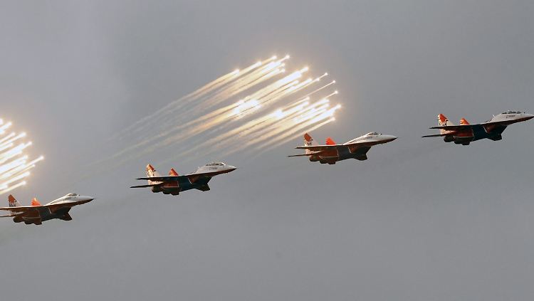 Russische MIG-29 am Moskauer Himmel (Archivfoto).