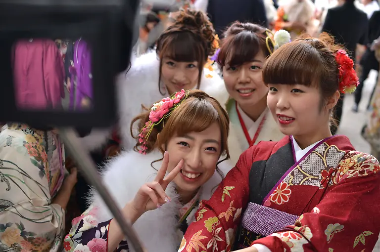 99753f7dcd340d0f07e73b8c0780f47d