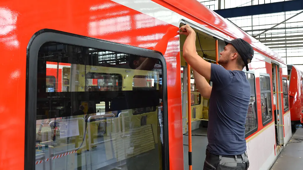 753b585accc54de7c2e36cf8a3ff9ce1