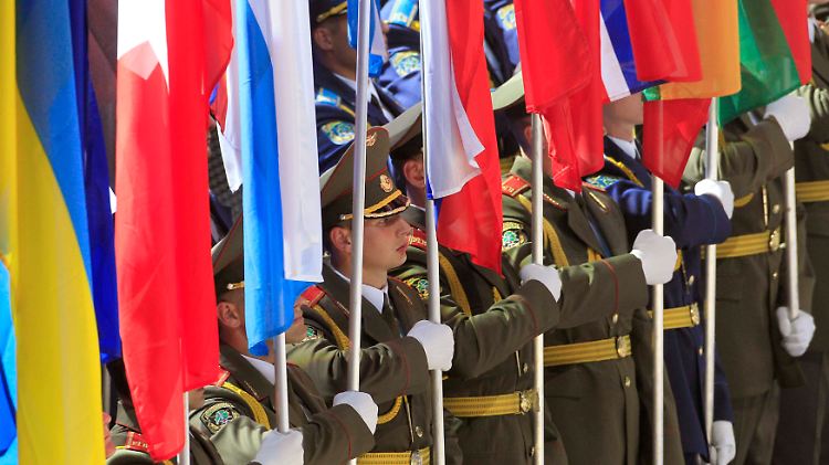 Das offizielle Leben in Weißrussland folgt einer strengen Ordnung. 
