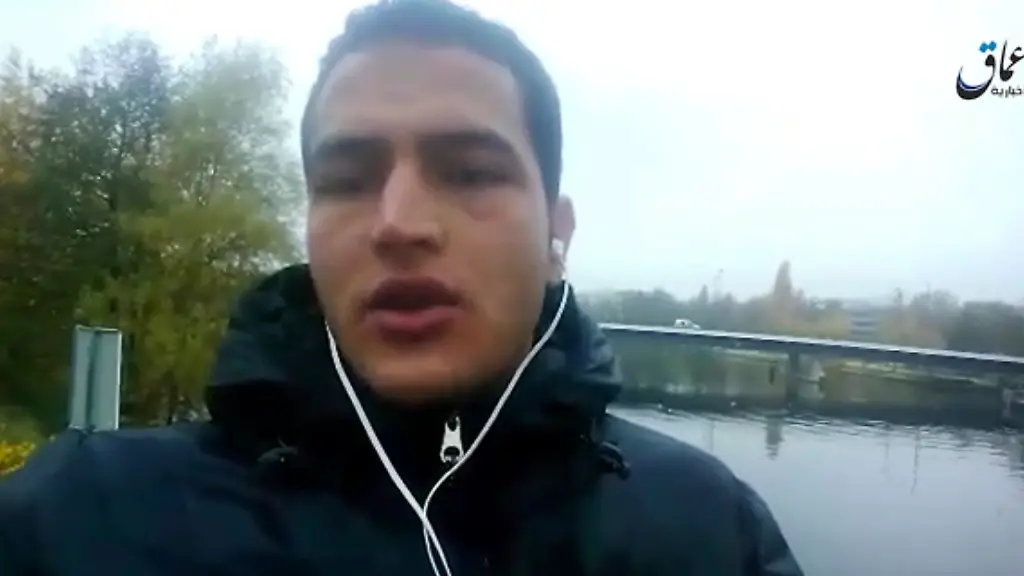 caea2ccd12934d38d77d01ac035eb8b6