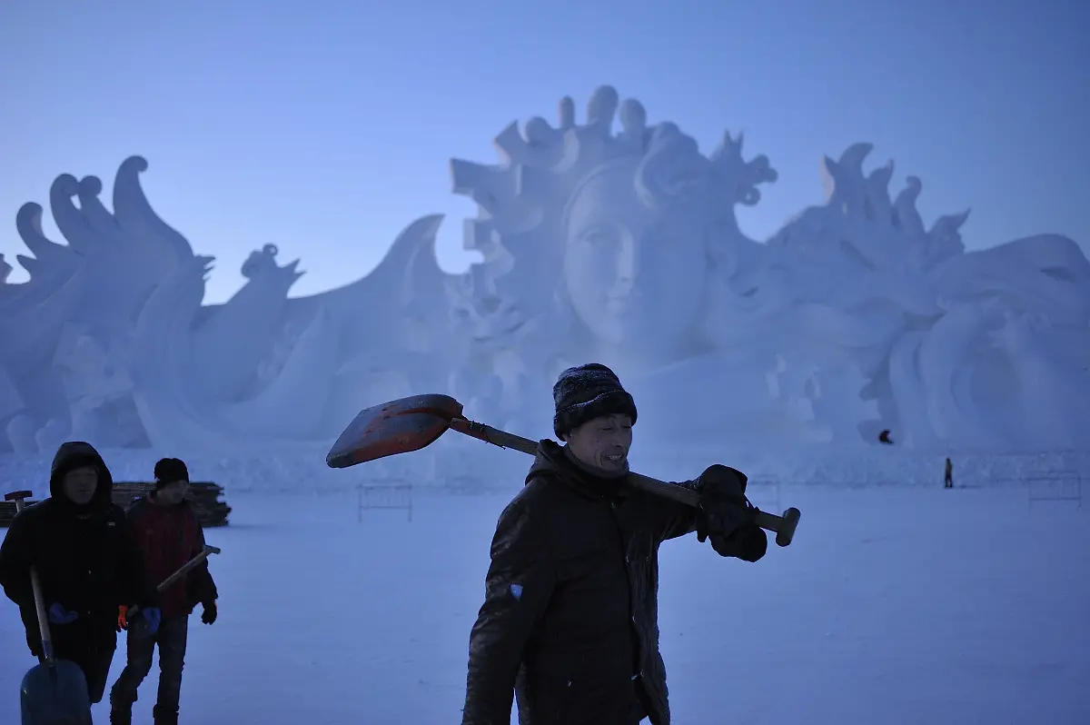 9b57ff4809db098d3cd50ba949d4c14d