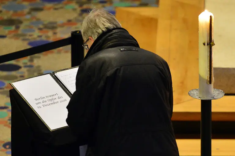 83f9c83fb05db847a6d5f454a9320de8