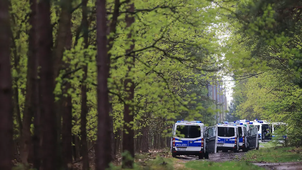 23b681676f3ee6ba80f711dbc338233b