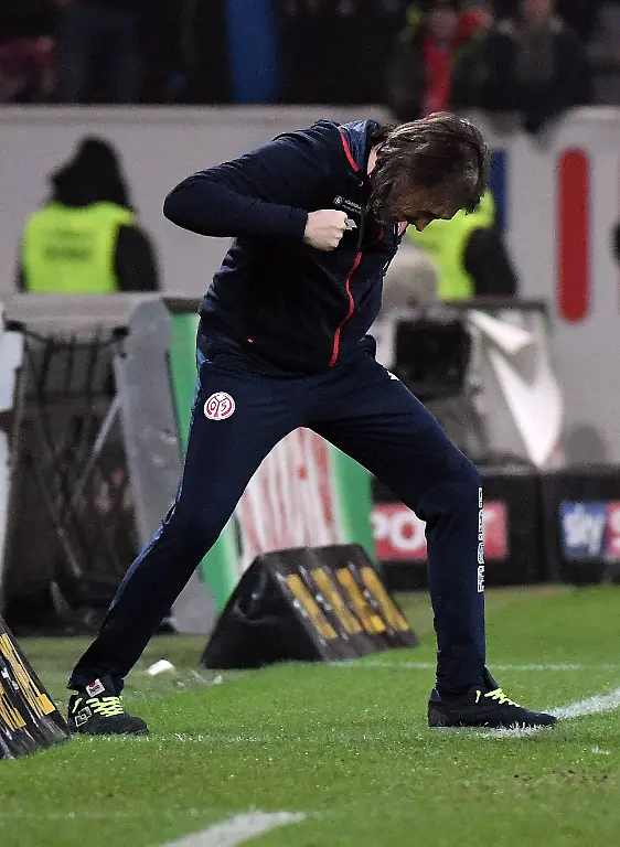 dcf4adecfed97ebff43c663c55c2936a