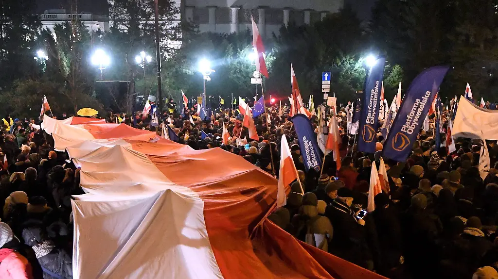 4196ecd32cead8f136cf7cc1a7ff4bb2