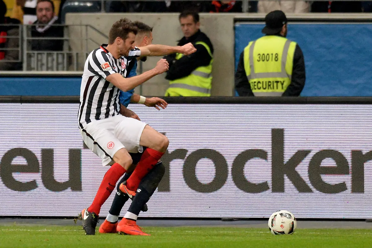 b96a6e3be51198591f6a0d6b856920ec